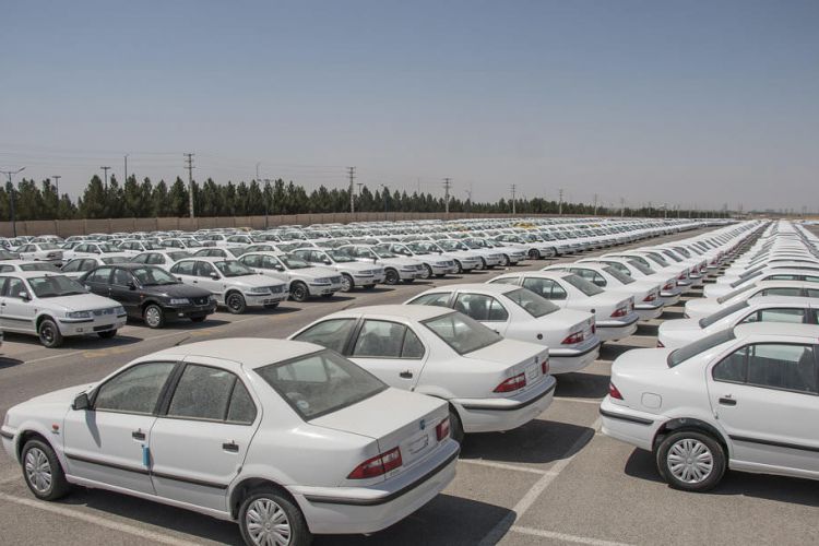 ایران خودرو : 60 هزار خودرو تا کمتر از 2 ماه آینده روانه بازار می کنیم 