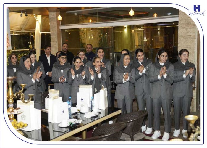 دختران افتخارآفرین فوتسال ایران با همراهی بانک صادرات ایران رهسپار مسابقات جهانی شدند 