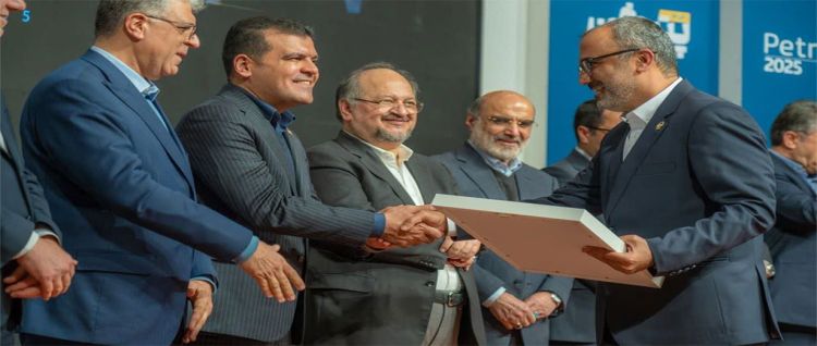 پتروشیمی بوعلی سینا برگزیده جایزه نوآوری در توسعه کسبوکار پتروفن 1404 شد پتروشیمی بوعلی سینا برگزیده جایزه نوآوری در توسعه کسبوکار پتروفن 1404 شد