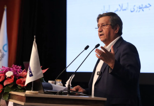 رئیس کل بانک مرکزی: سیاست ارزی کشور شفاف و بدون رانت است