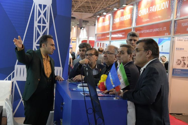 بازسازی و نوسازی  دکل ها و تجهیزات خدمات جانبی حفاری با استفاده از ظرفیت های داخلی در دستور کار است