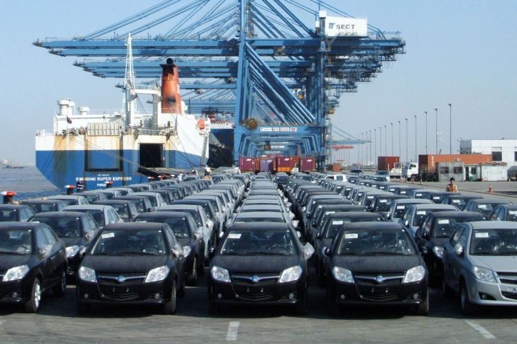 واردات خودرو انحصار در انحصار است/ حرکت به سمت مونتاژکاری چینی