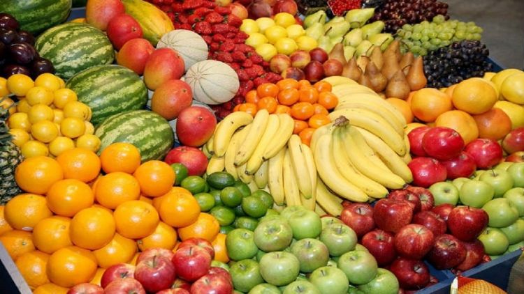قیمت‌های مناسب در بازار میوه و صیفی/ برای تامین میوه‌های شب یلدا مشکلی نداریم  