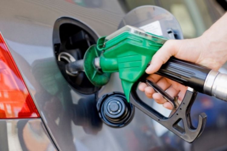  نماینده مجلس: افزایش قیمت بنزین غیرقانونی نیست
