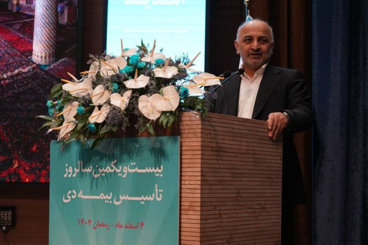 بیمه نامه صادره در بیمه دی 37 برابر بیشتر از متوسط صنعت بود/ بیمه گزاران شرکت 96 درصد افزایش داشته است بیمه نامه صادره در بیمه دی 37 برابر بیشتر از متوسط صنعت بود/ بیمه گزاران شرکت 96 درصد افزایش داشته است