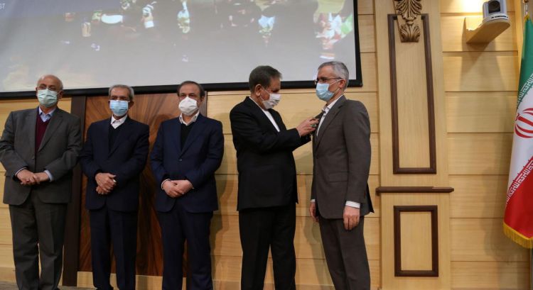     مدال افتخار ملی صادرات به ذوب آهن اصفهان رسید