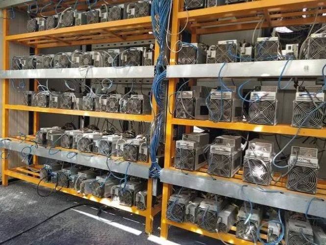 غارت 2.5 میلیارد دلاری سرمایه کشور توسط ماینرها/ مبارزه با قاچاق برق تشدید می شود