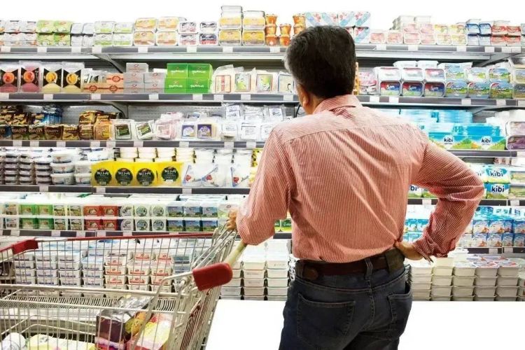 افزایش سهم هزینه خوراکیها از حداقل دستمزد؛ آمار و ارقام چه میگویند؟ افزایش سهم هزینه خوراکیها از حداقل دستمزد؛ آمار و ارقام چه میگویند؟