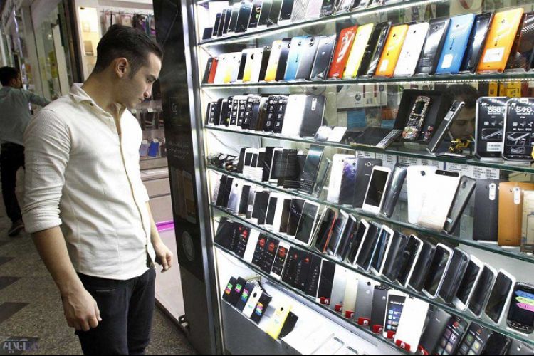  تلفن همراه گران می‌شود؟