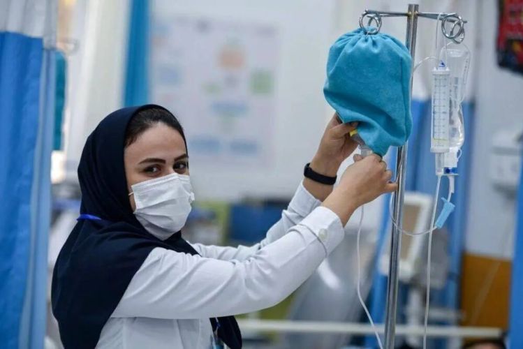 تاخیر در پرداخت معوقات پرستاران به دلیل نیمه‌تعطیل بودن بورس