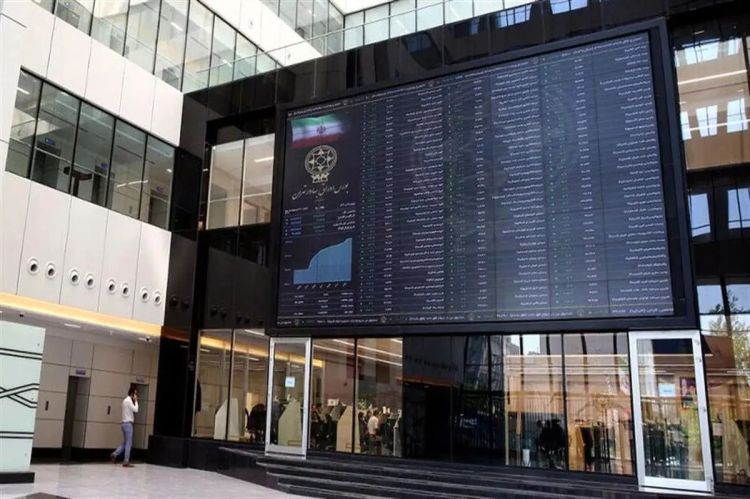 طلا و دلار اوج گرفتند؛ بورس منزوی شد