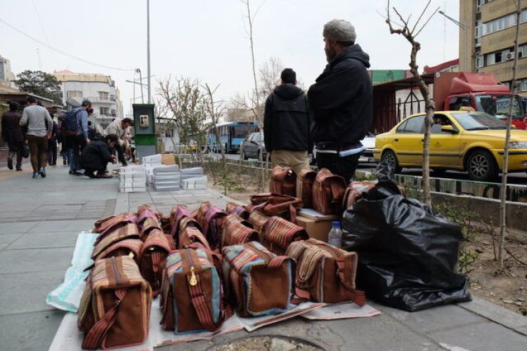 فعالیت 35 هزار دستفروش در پایتخت؛ چه تعداد ساماندهی شده‌اند؟