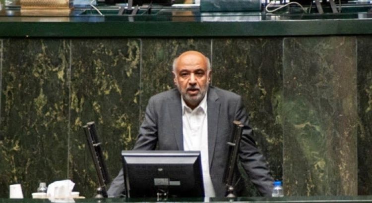 وزیر کار در صحن مجلس: اگر من به‌عنوان یک وزیر قرار است اجازه نداشته باشم بازرس به شرکت‌ها بفرستم، بهتر است این وزارت پابرجا نباشد/ حق من حق نظارت است
